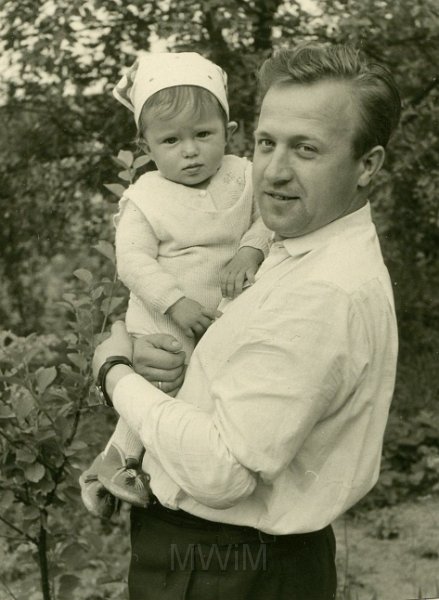 KKE 1326.jpg - Czesław Kurmin z córką Małgorzatą Kurmin, Olsztyn, lata 60-te XX wieku.